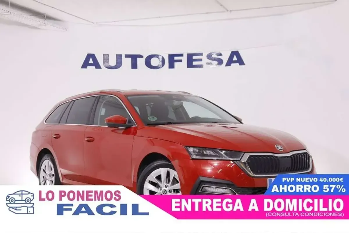 Usado Skoda Octavia Style 150 CV (110 kW) 2021 Rojo Familiar
