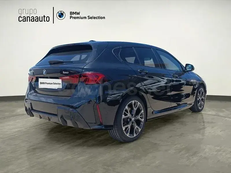Usado BMW 116 Comfort Edition 122 CV (89 kW) 2025 Negro Utilitario
