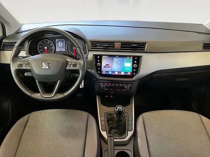 Usado Seat Arona Ecomotive 110 CV (80 kW) 2021 Blanco SUV