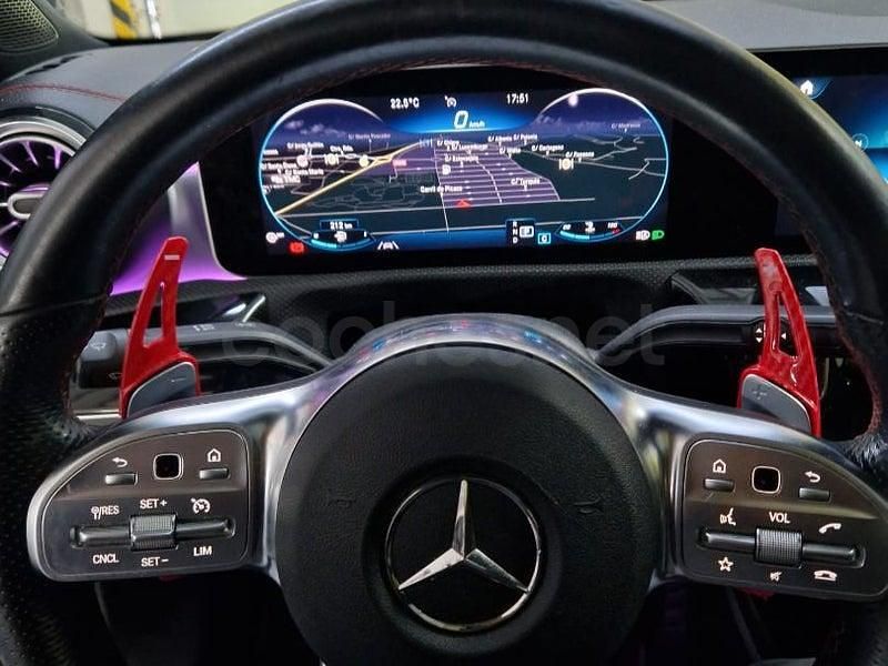 Usado Mercedes CLA200 163 CV (119 kW) 2019 Gris / plata Berlina
