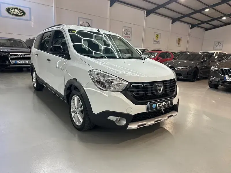 Usado Dacia Lodgy 115 CV (84 kW) 2021 Blanco Monovolumen