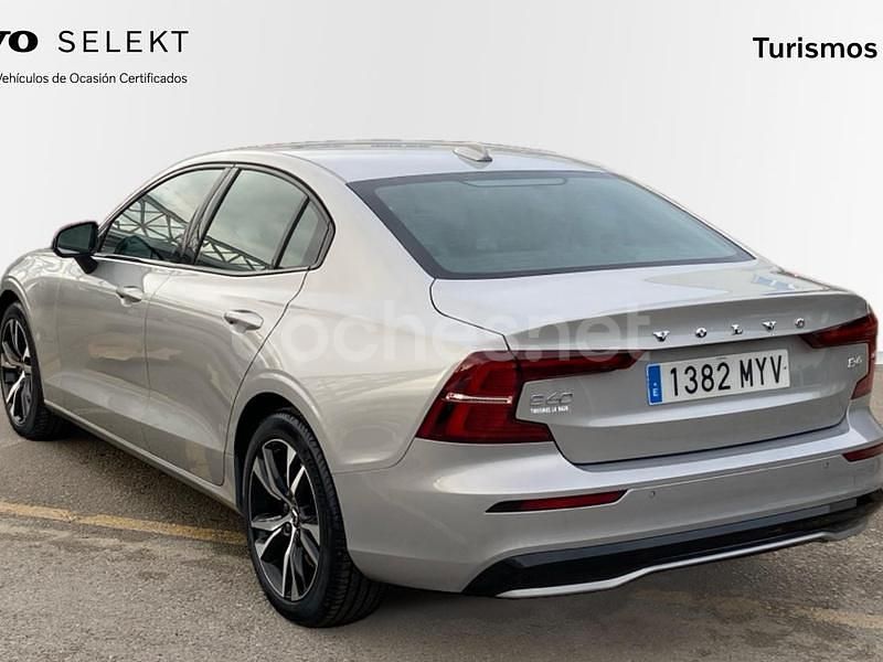 Usado Volvo S60 Plus 197 CV (144 kW) 2025 Gris / plata Berlina