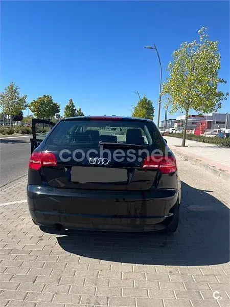 Usado Audi A3 Sportback Attraction 140 CV (102 kW) 2012 Negro Utilitario