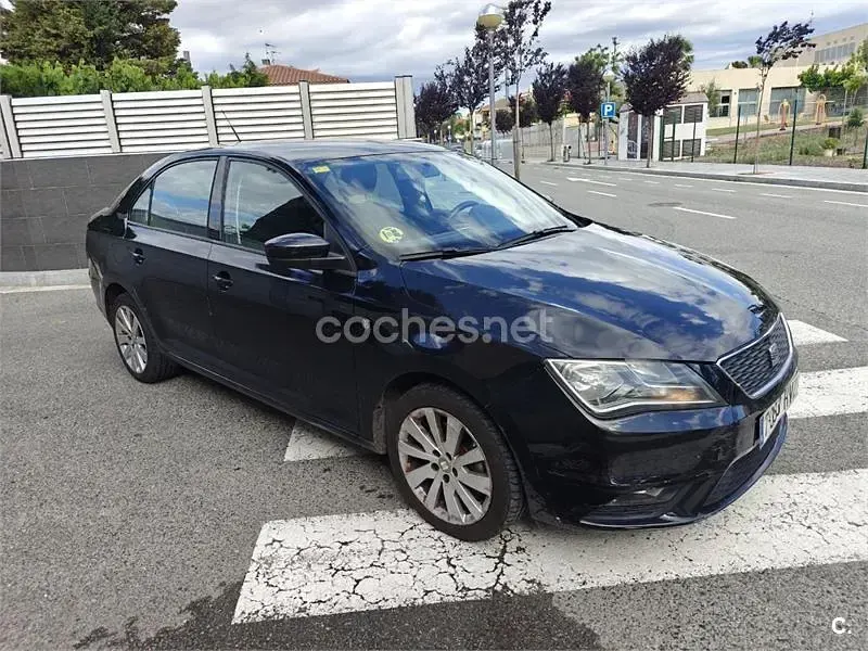 Usado Seat Toledo Ecomotive 105 CV (77 kW) 2014 Negro Utilitario