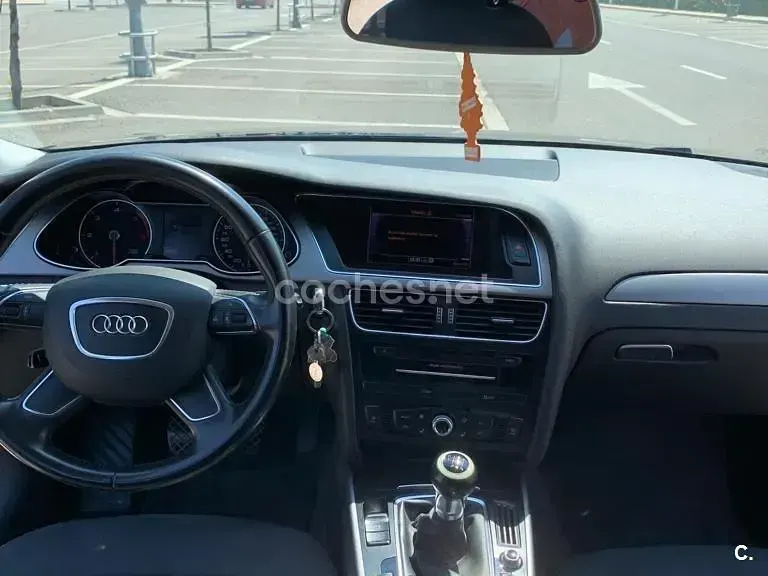 Usado Audi A4 143 CV (105 kW) 2013 Negro Familiar