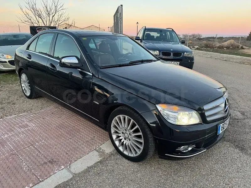 Usado Mercedes C320 Avantgarde 224 CV (164 kW) 2007 Negro Familiar