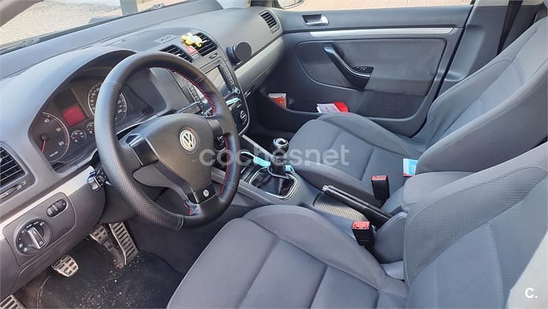 Usado VW Golf IV Highline 140 CV (102 kW) 2004 Negro Berlina