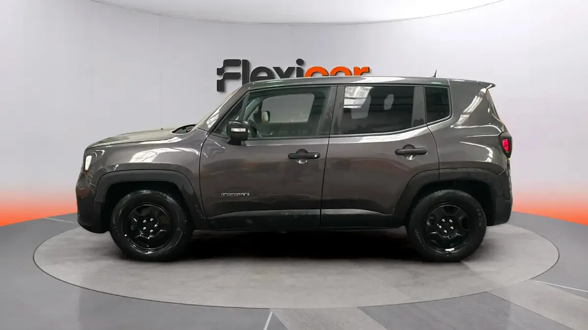 Usado Jeep Renegade Sport 120 CV (88 kW) 2018 Gris SUV