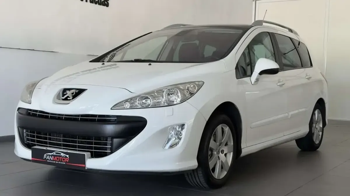 Usado Peugeot 308 Allure 111 CV (81 kW) 2011 Blanco Utilitario