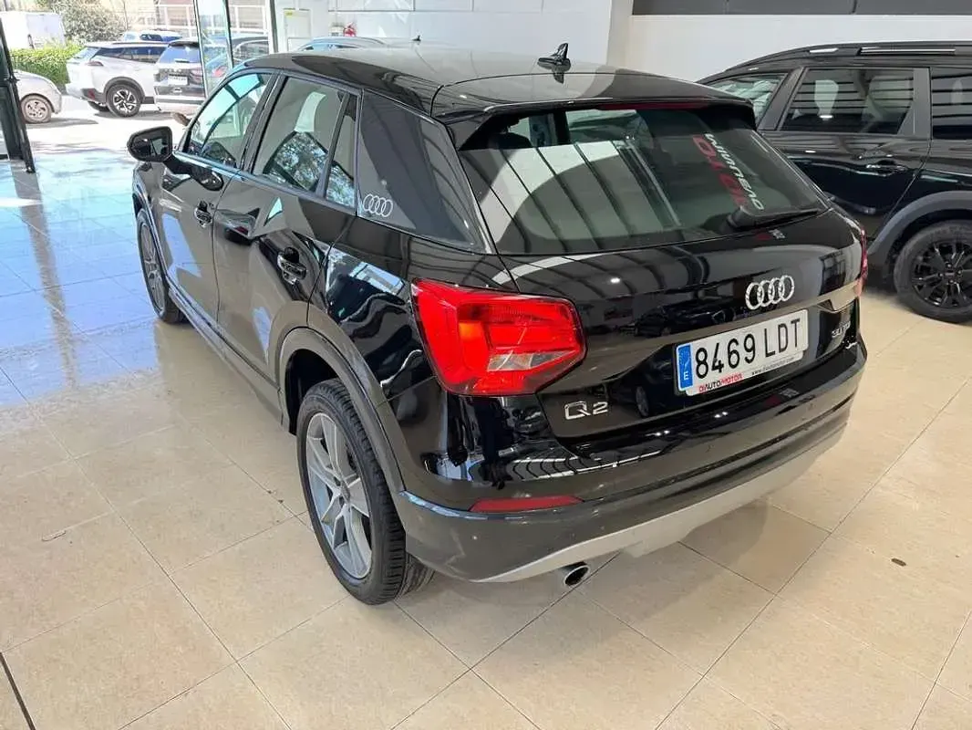 Usado Audi Q2 Design 116 CV (85 kW) 2020 Negro SUV