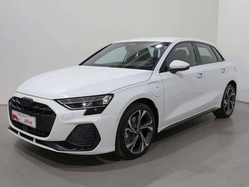 Usado Audi A3 Sportback e-tron S-Line 204 CV (150 kW) 2025 Blanco Utilitario