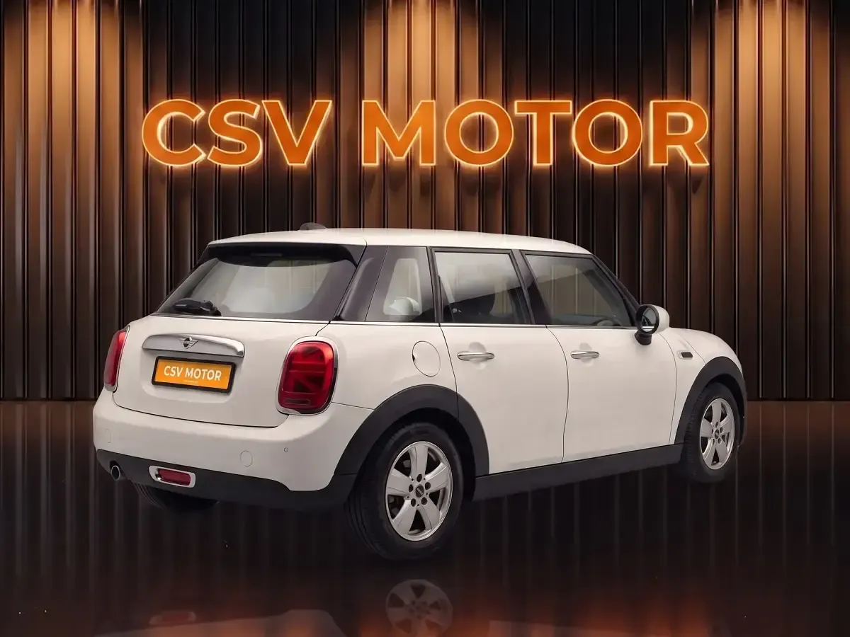Usado Mini Cooper 136 CV (100 kW) 2022 Blanco Utilitario