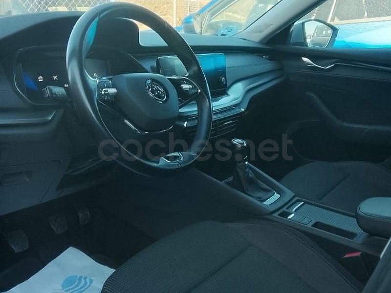 Usado Skoda Octavia Ambition 115 CV (84 kW) 2020 Gris / plata Familiar