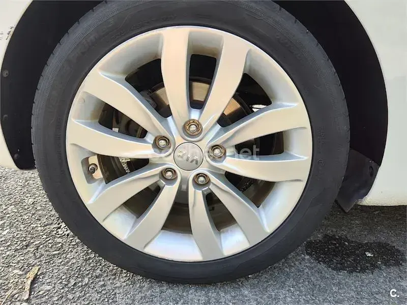 Usado Kia Carens 135 CV (99 kW) 2016 Blanco Monovolumen