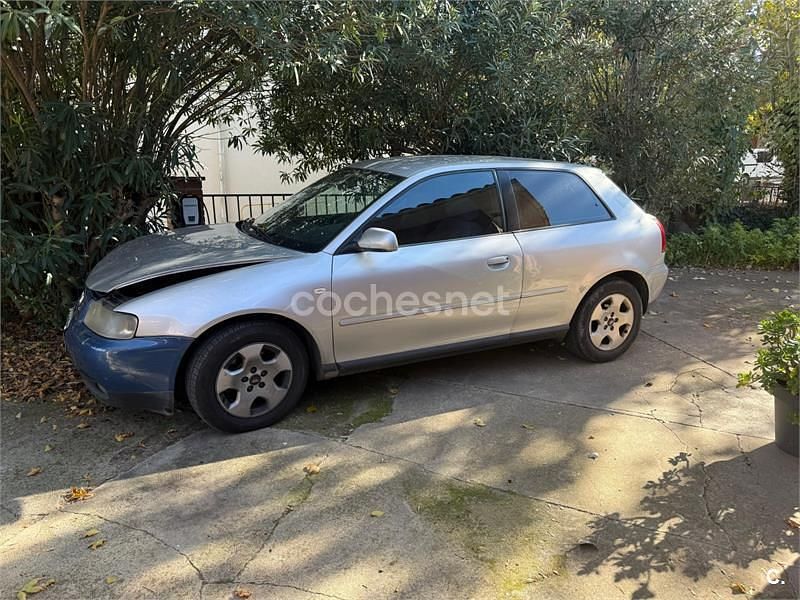 Marrón Usado 2001 Audi A3 Attraction Berlina | 1100 € (Super precio) - Imagen 1/4