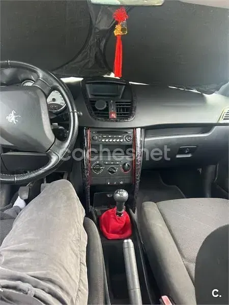 Usado Peugeot 207 110 CV (80 kW) 2006 Negro Berlina