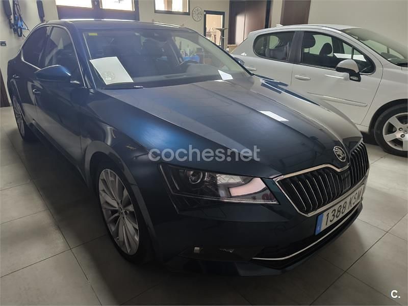 Usado Skoda Superb Ambition 150 CV (110 kW) 2018 Azul Berlina