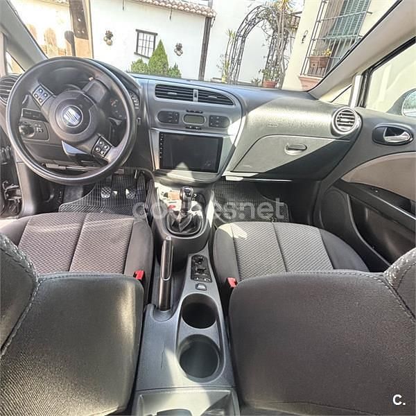 Usado Seat Leon Sport 105 CV (77 kW) 2007 Negro Utilitario