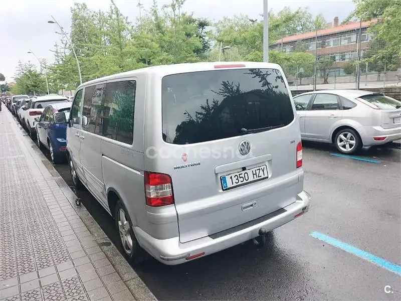 Usado VW Multivan Comfortline 174 CV (127 kW) 2006 Gris / plata Monovolumen