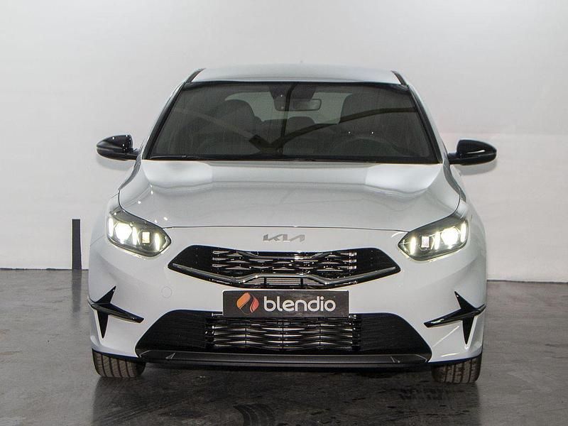 Usado Kia Ceed Style 120 CV (88 kW) 2023 Blanco Utilitario
