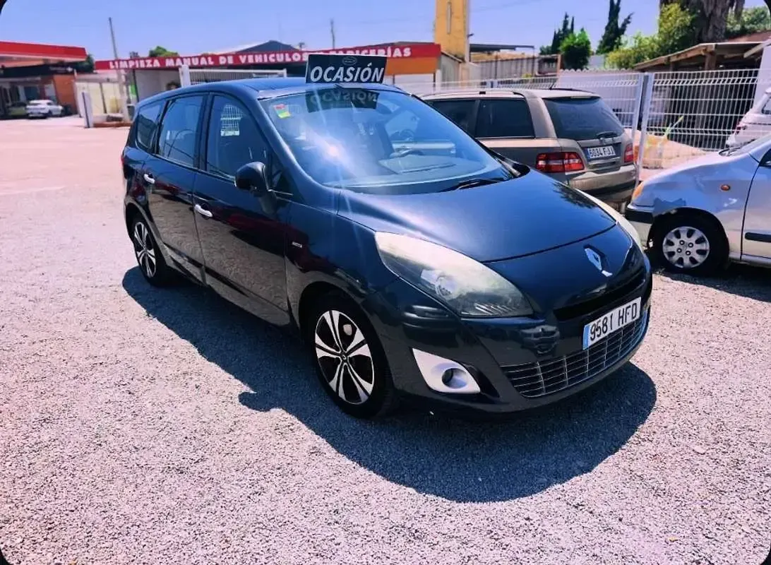Usado Renault Grand Scénic 131 CV (96 kW) 2011 Negro Monovolumen