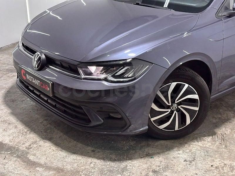 Usado VW Polo Life 95 CV (69 kW) 2023 Gris / plata Utilitario