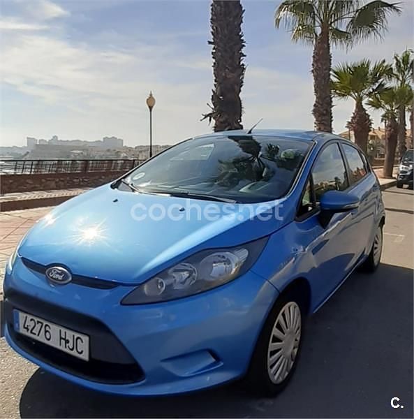 Azul Usado 2012 Ford Fiesta Trend Berlina | 4750 € (Precio justo) - Imagen 1/4