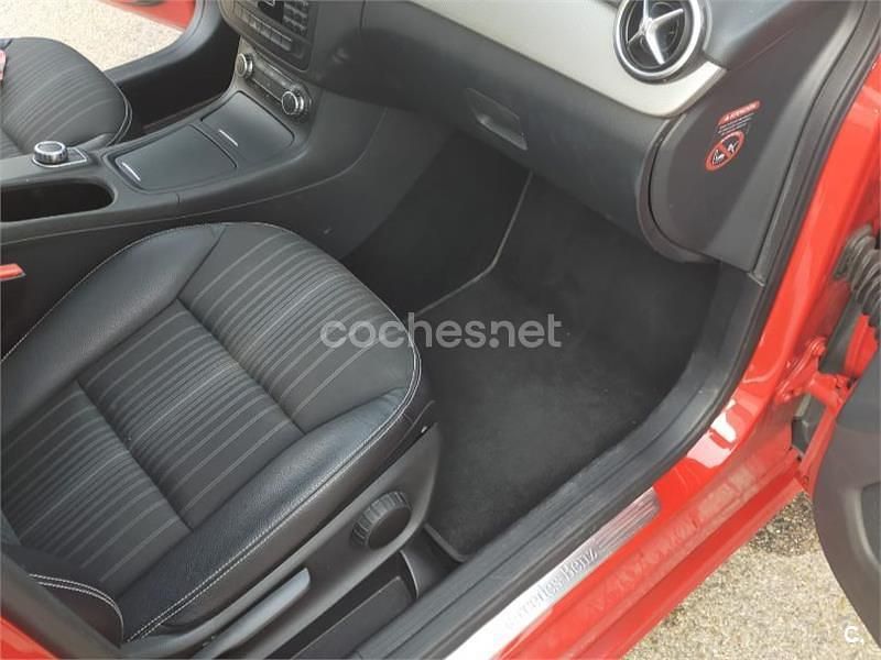 Usado Mercedes B180 109 CV (80 kW) 2014 Rojo Monovolumen