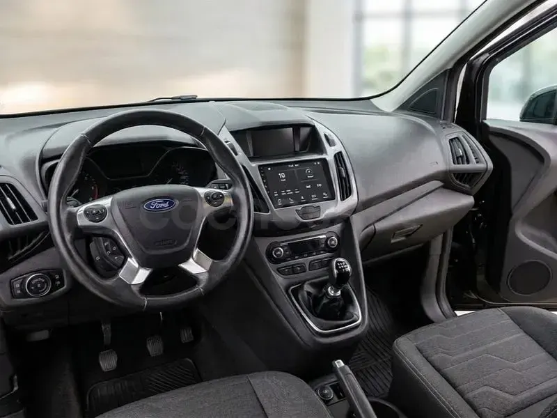 Usado Ford Tourneo Connect Titanium 120 CV (88 kW) 2016 Negro Monovolumen