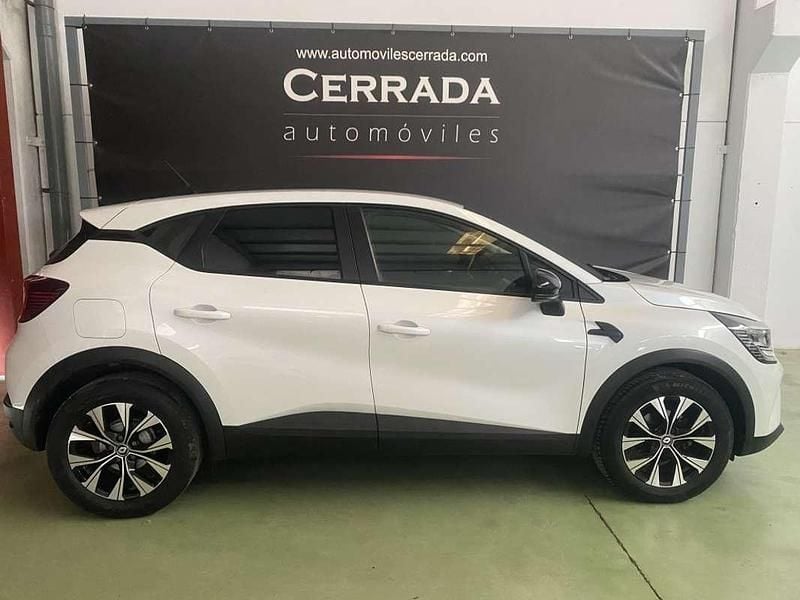 Usado Renault Captur Equilibre 91 HP (66 kW) 2023 Branco SUV