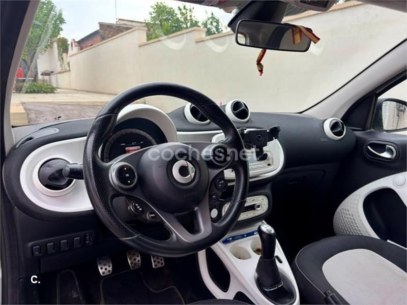 Blanco Usado 2015 Smart ForFour Passion Utilitario | 5200 € (Precio justo) - Imagen 1/4