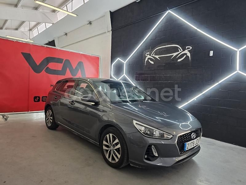 Gris / plata Usado 2018 Hyundai i30 Berlina | 7990 € (Buen precio) - Imagen 1/4