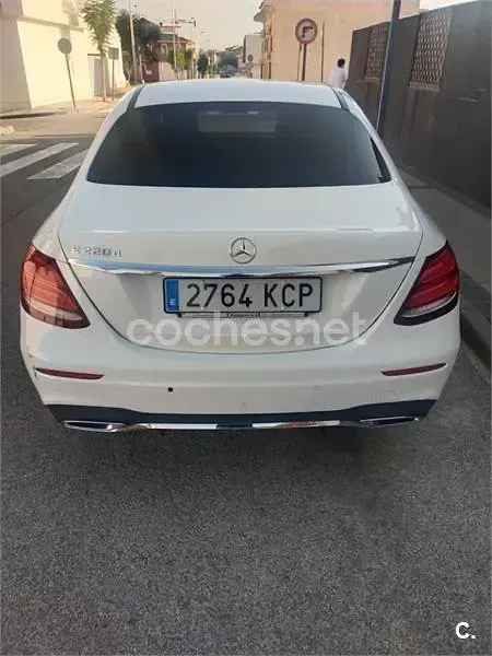 Usado Mercedes E220 194 CV (142 kW) 2017 Blanco Berlina