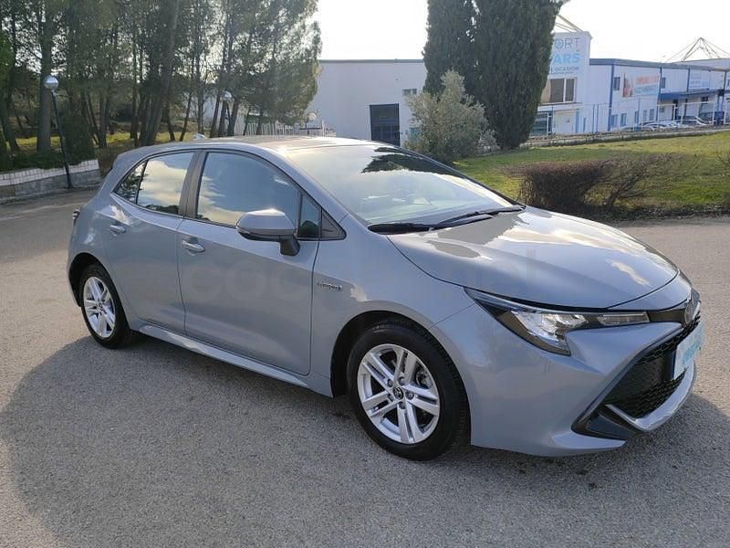 Usado Toyota Corolla Active 122 CV (89 kW) 2019 Gris / plata Berlina
