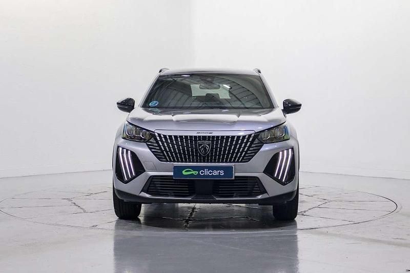Usado Peugeot 2008 Allure 136 CV (100 kW) 2024 Plateado SUV