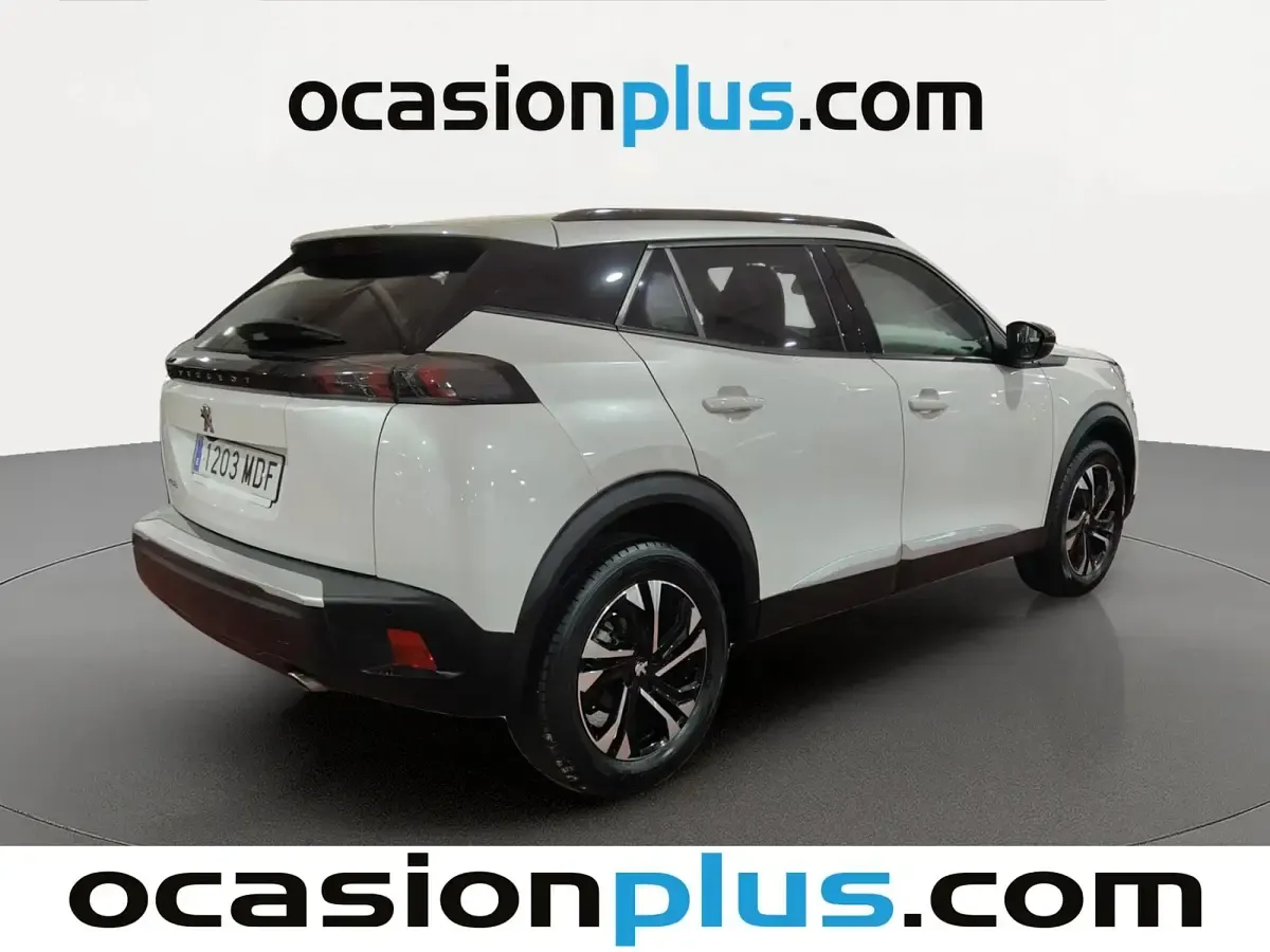Usado Peugeot 2008 Allure 131 CV (96 kW) 2022 Blanco SUV