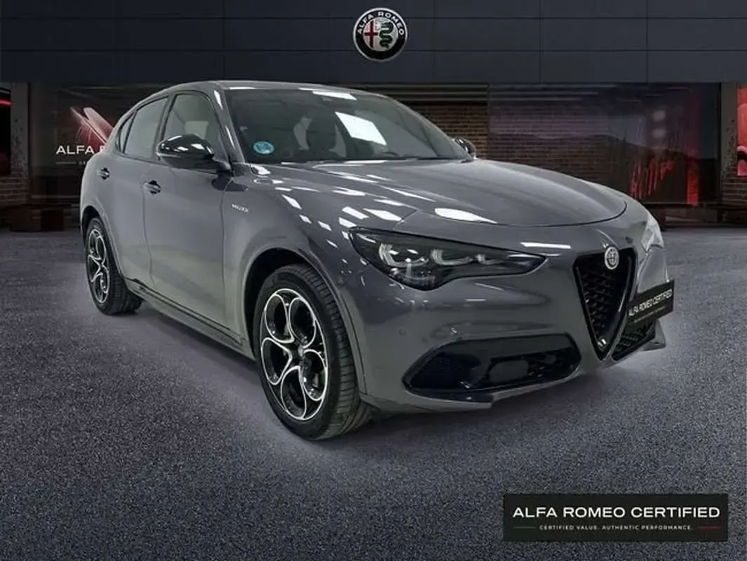 Usado Alfa Romeo Stelvio Veloce 211 CV (155 kW) 2023 Negro SUV