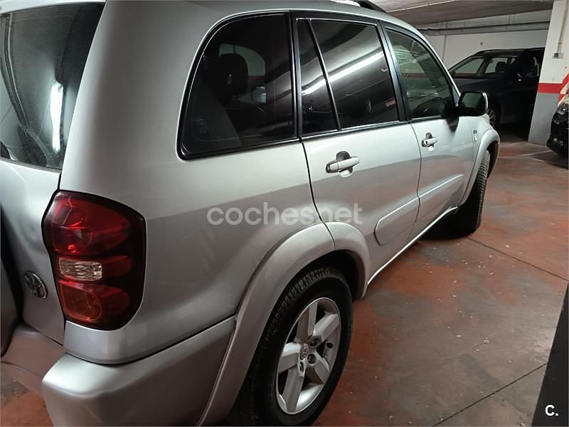 Usado Toyota RAV4 Executive 116 CV (85 kW) 2005 Gris / plata SUV
