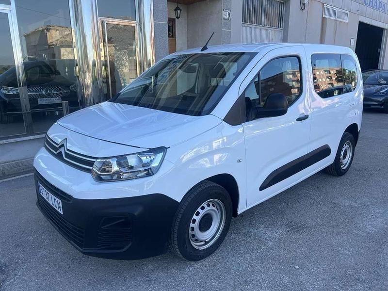 Usado Citroën Berlingo Feel 102 CV (75 kW) 2019 Blanco Monovolumen