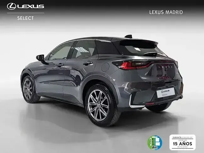 Usado Lexus LBX 136 CV (100 kW) 2025 Gris SUV