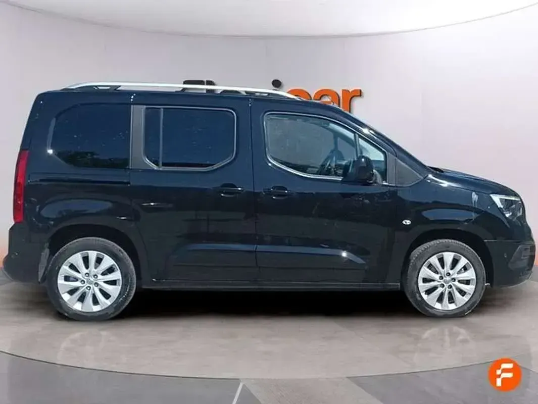 Usado Opel Combo Life 131 CV (96 kW) 2020 Negro Monovolumen