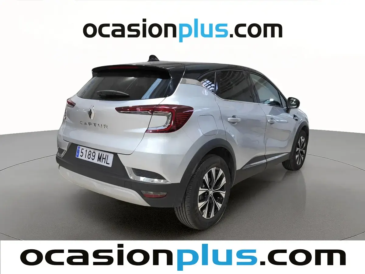 Usado Renault Captur Techno 91 CV (66 kW) 2023 Gris SUV