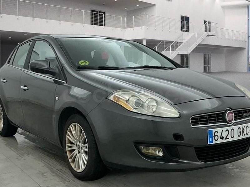 Usado Fiat Bravo Emotion 120 CV (88 kW) 2008 Gris / plata Utilitario