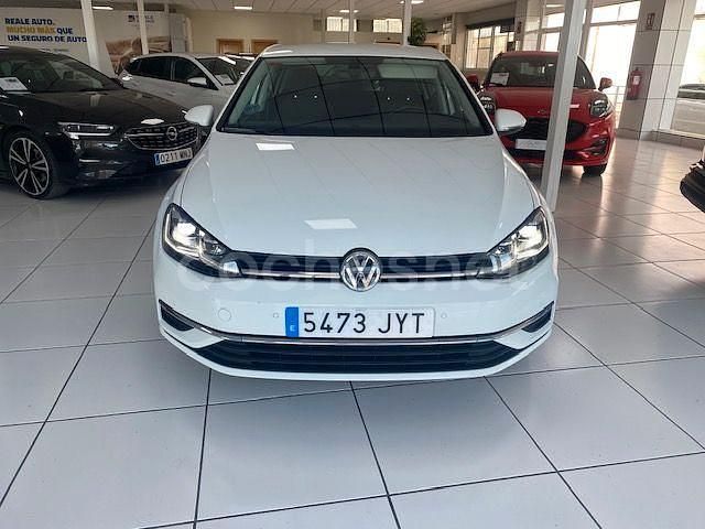 Blanco Usado 2017 VW Golf VII Advance Berlina | 15.500 € (Un poco caro) - Imagen 1/4