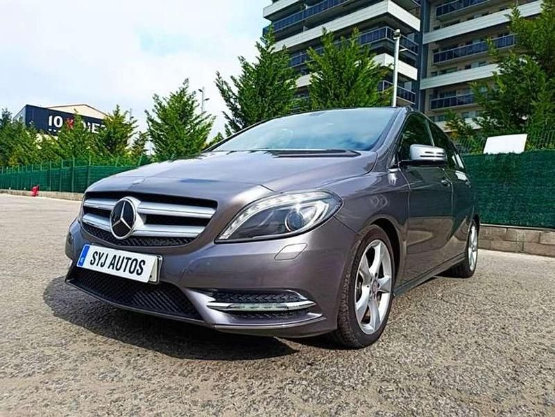 Usado Mercedes C320 109 CV (80 kW) 2013 Gris Berlina
