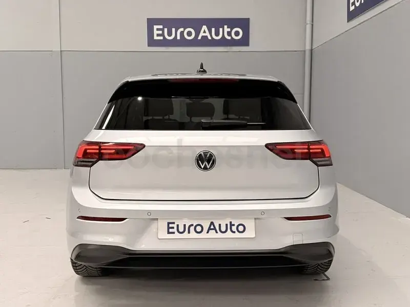 Usado VW Golf VIII 115 CV (84 kW) 2021 Gris / plata Berlina