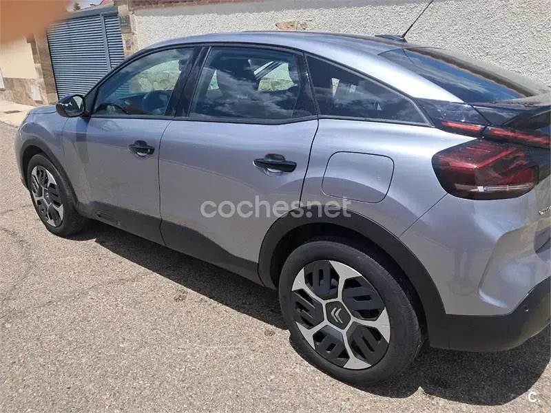 Usado Citroën C4 Feel 100 CV (73 kW) 2023 Gris / plata SUV