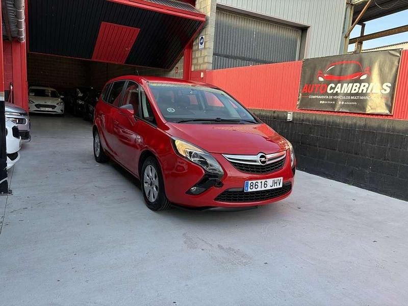 Usado Opel Zafira Tourer Expression 131 CV (96 kW) 2015 Rojo Monovolumen