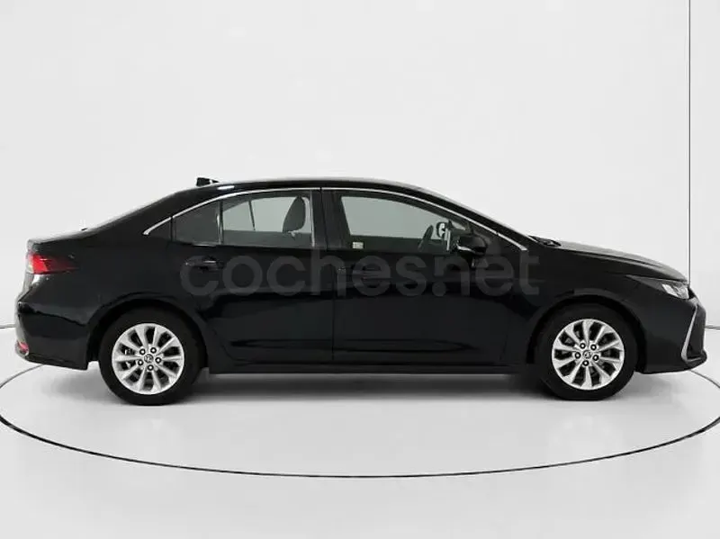Usado Toyota Corolla Eco 140 CV (102 kW) 2023 Negro Berlina