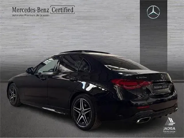 Usado Mercedes C220 200 CV (147 kW) 2025 Negro obsidiana Berlina